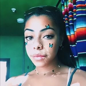 Meet your Posher, Bella